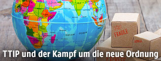 Globus und Pakete