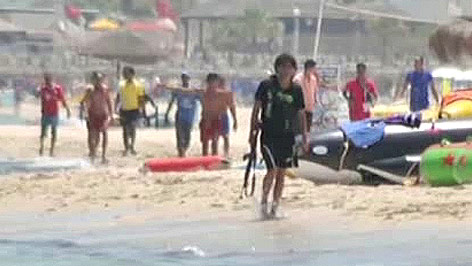 Bewaffneter Attentäter am Strand