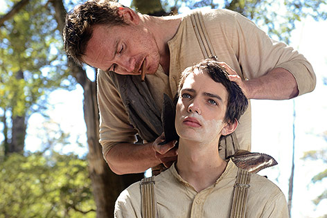 © Thimfilm Michael Fassbender als "Silas" und Kodi Smit-McPhee als "Jay"