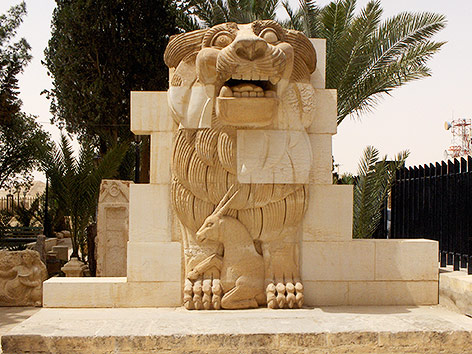 © Mappo unter cc by-sa Löwenstatue in Palmyra