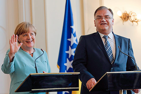 © APA/EPA/VAldrin Xhemaj Deutsche Kanzlerin Angela Merkel und Vorsitzender des Staatspräsidiums von Bosnien-Herzegowina Mladen Ivanic
