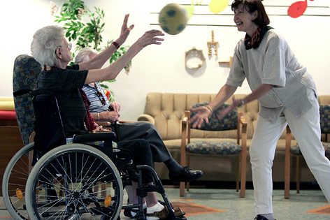 Bewegungsthearapie im Altenpflegeheim