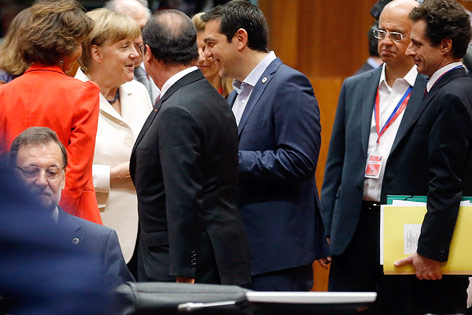 © APA/EPA/Olivier Hoslet Alexis Tsipras und Angela Merkel