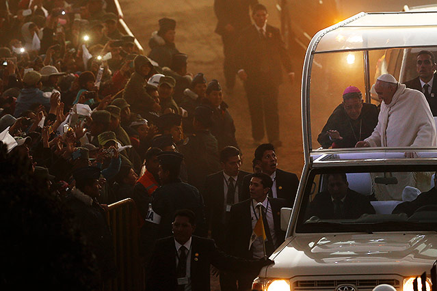 © AP/Juan Karita Papst Franziskus in El Alto, Bolivien