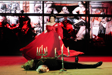 © Arenaria Martina Serafin in der Rolle der "Tosca" und Davide Damiani als "Scarpia"