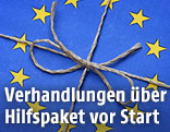 Eine mit einer Schnur verbundene EU-Flagge