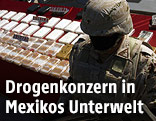 Polizist neben Drogenfund
