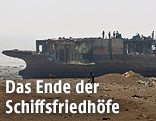 Arbeiter bei einem Schiffsrumpf
