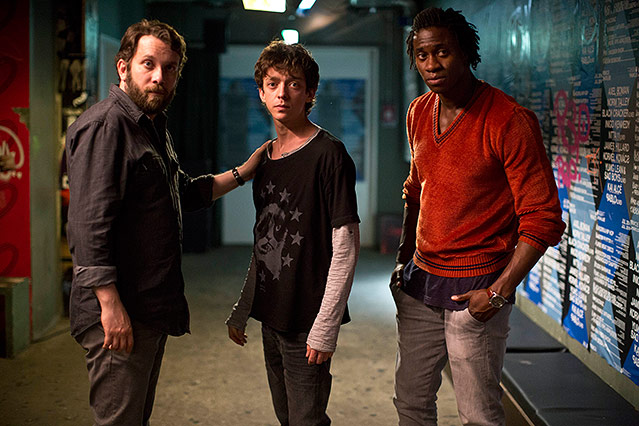 Christian Ulmen,Nahuel Perez Biscayart und Eugene Boateng in einer Filmszene aus "Becks letzter Sommer"