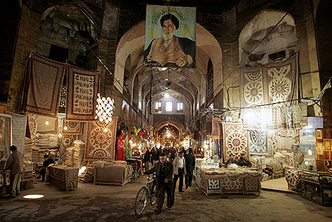 © Reuters/Morteza Nikoubazl Bazar in Isfahan im Iran
