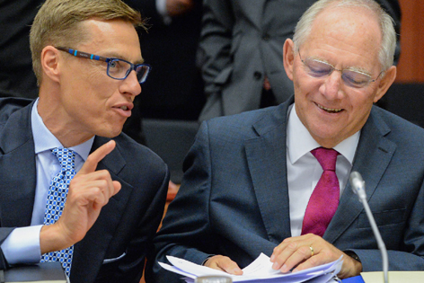 © APA/EPA/Stephanie Lecocq Alexander Stubb und Wolfgang Schäuble bei einem Eurorat im Juli 2013