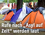 Zelte vor dem Fl&uuml;chtlingslager in Traiskirchen