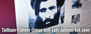 Computerbildschirm zeigt ein Archivbild von Mullah Mohammed Omar