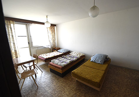 © APA/Helmut Fohringer Ein Zimmer in jenem Gebäude in Gabcikovo (Slowakei), in dem Flüchtlinge aus Traiskirchen untergebracht werden sollen