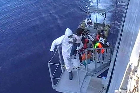 © AP/Marina Militare Bootsflüchtlinge