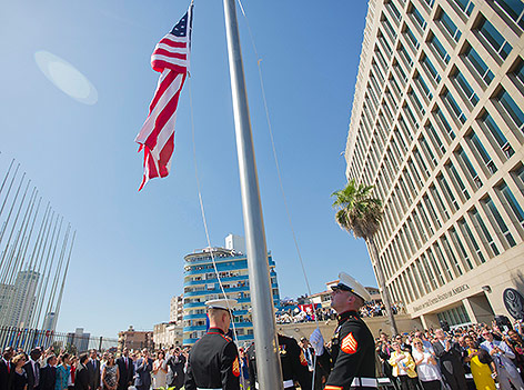 © APA/AP/Pablo Martinez Monsivais Amerikanische Flagge wird gehisst