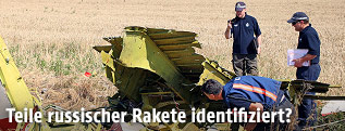 Ermittler untersuchen Flugzeugteile