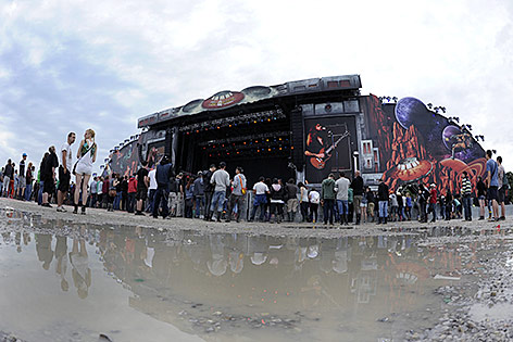 © APA/Herbert P. Oczeret Fans beim Frequency-Festival 2014