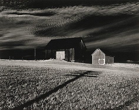 © Albertina, Wien/Minor White Zwei Scheunen bei Dansville, New York 1955
