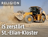 Baufahrzeug zerst&ouml;rt den Tempel