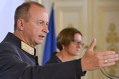 © APA/Robert Jäger Konrad Kogler (Generaldirektor für die öffentliche Sicherheit) und Innenministerin Johanna Mikl-Leitner (ÖVP)