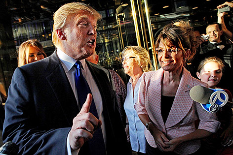 © AP/Craig Ruttle Donald Trump mit Sarah Palin
