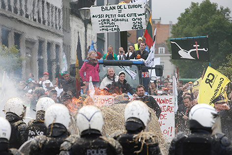© APA/EPA/Olivier Hoslet Bauernproteste in Brüssel