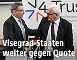 Der tschechische Au&szlig;enminister Lubomir Zoaralek im Gespr&auml;ch mit dem deutschen Au&szlig;enminister Frank-Walter Steinmeier