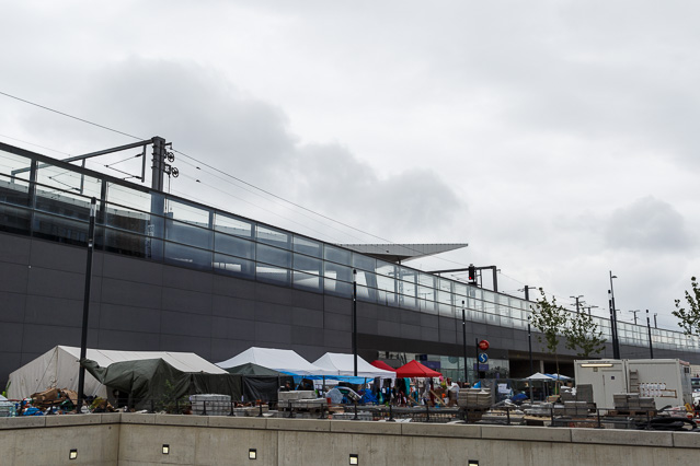 © ORF.at/Dominique Hammer Zelte vor dem Hauptbahnhof
