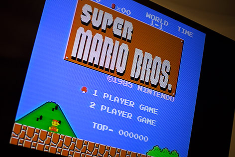 Abfotografierter Bildschirm zeigt das Nintendo-Spiel "Super Mario"
