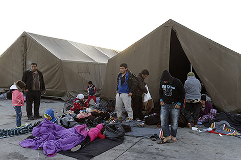 © APA/Herbert P. Oczeret Flüchtlinge in Nickelsdorf