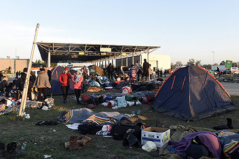 © APA/Herbert P. Oczeret Flüchtlinge in Nickelsdorf