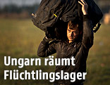 Flüchtling in einem Flüchtingslager in Ungarn