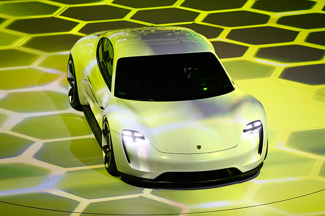 © Reuters/Kai Pfaffenbach Porsche Mission E Concept Car