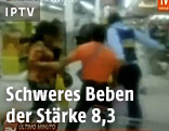 Menschen in einem Geschäft in Panik