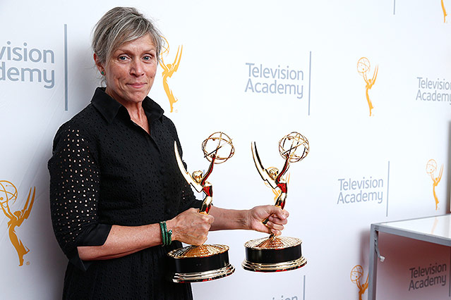 © AP/Invision for the Television Academy/Eric Jamison Frances McDormand mit zwei Emmy's