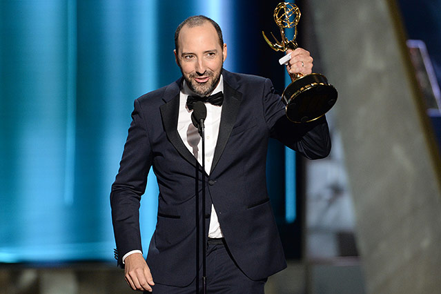© AP/Invision for the Television Academy/Vince Bucci Tony Hale mit dem Emmy
