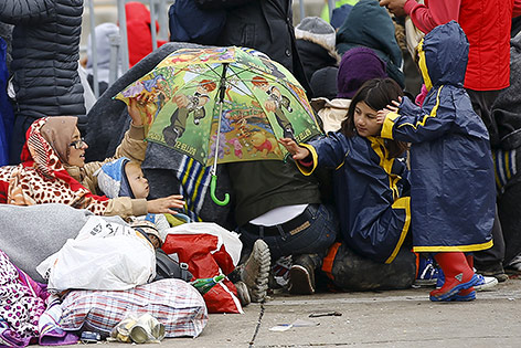 © Reuters/Leonhard Foeger Flüchtlinge an der österreichisch-ungarischen Grenze