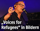 Konstantin Wecker beim Konzert "Voices for Refugees" auf dem Heldenplatz in Wien