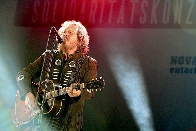 Zucchero beim Konzert "Voices for Refugees" auf dem Heldenplatz in Wien