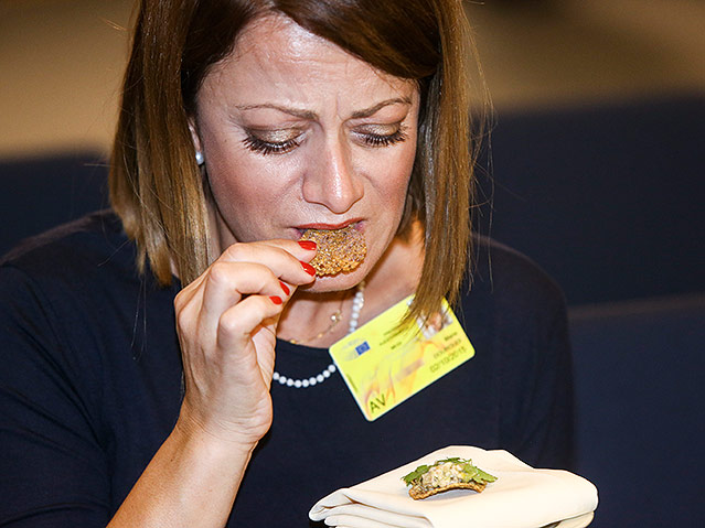 © European Union 2015 Zubereitung und Verkostung von Novel Food im EU-Parlament