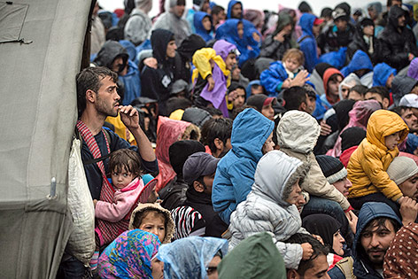 © APA/AFB/Andrej Isakovic Flüchtlinge im serbischen Dorf Berkasovo