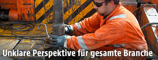 Arbeiter auf Ölplattform