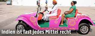 Elektrofahrzeug bei der Zufahrt zum Afrika-Indien-Gipfel