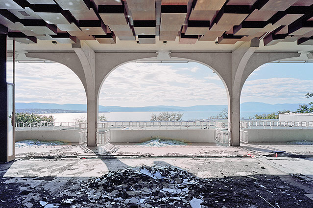 © Daniele Ansidei 2011 Ruine des Hotel Palace, Haludovo Resort bei Malinska/Krk, Kroatien