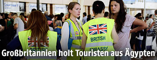 Britische Touristen am Flughafen Sharm el-Sheikh