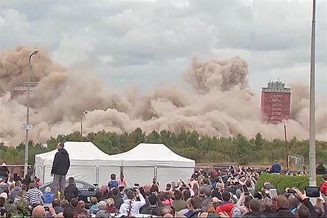 © APTN Häusersprengung in Glasgow