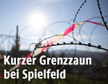 Grenzzaun in Spielfeld