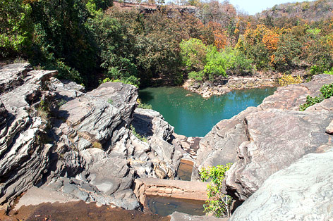 © Corbis/Dinodia Pandav-See im Panna Nationalpark in Indien