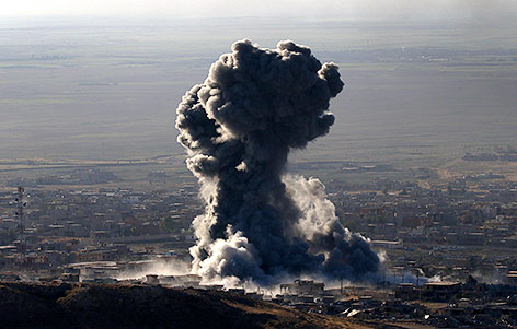 © APA/AFP/Safin Hamed Rauchwolke über Sindschar